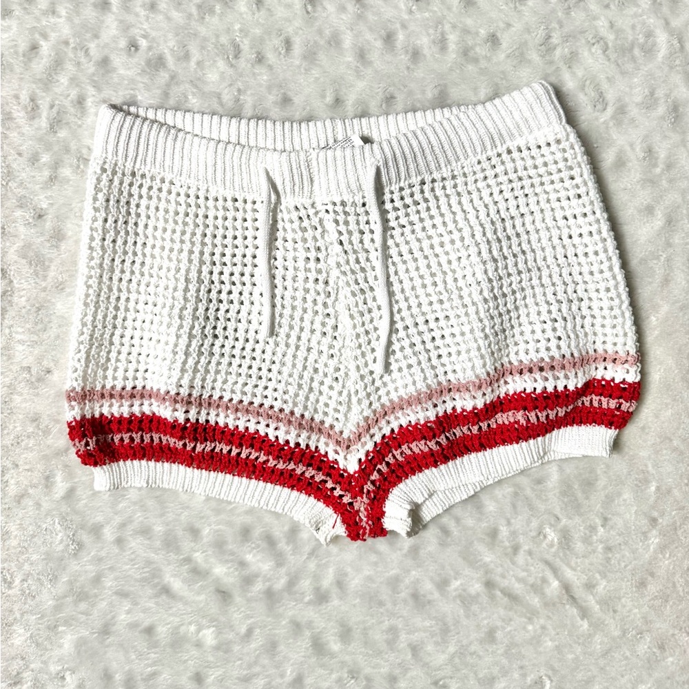 SUMWON Knit Women's Shorts in White and Red